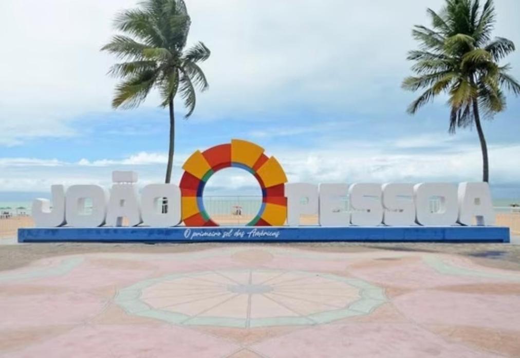 Em Cabo Branco *